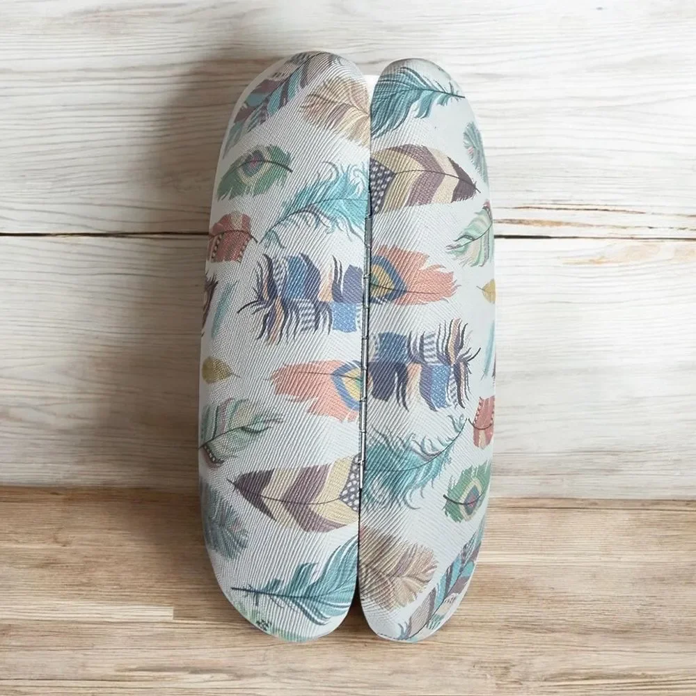 Feather Print Glasses Case - Picture 3 of 3